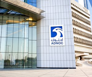 ОАЭ и Кувейт начали сокращать добычу нефти