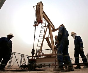 Крупнейший в мире экспортер сокращает добычу нефти