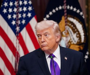 WSJ: Trampın müşavirləri İrana qarşı müharibədən çıxış planı axtarmağı tövsiyə edir