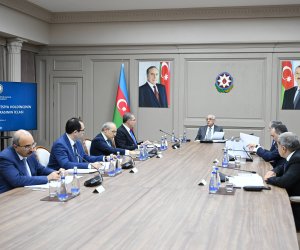 Baş nazir iclas keçirib - bır sıra tapşırıqlar verib