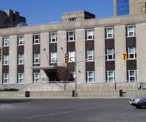 В Канаде обстреляли американское консульство