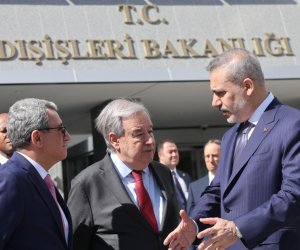 Antonio Quterreş Türkiyədə səfərdədir