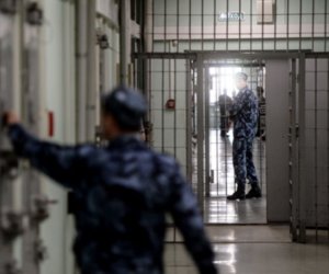 Российские тюремщики массово увольняются