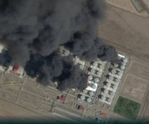 Резервуары полностью сгорели после удара по нефтебазе в России