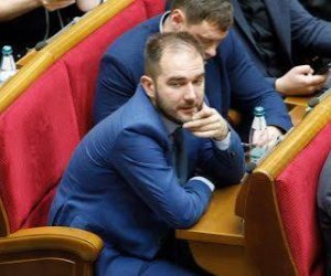 В Украине десятки депутатов написали заявления об отставке