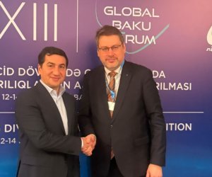 Hikmət Hacıyev Aİ-nin xüsusi nümayəndəsi ilə görüşüb