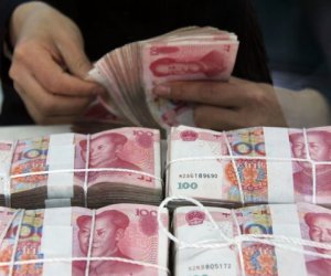 Иран хочет пропускать через Ормуз за юани