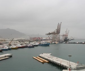 

На порт Фуджейра в ОАЭ вновь совершена атака
