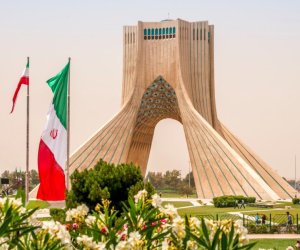 
IRGC: US military bases and Israeli troop gathering points hit with multi-warhead missiles