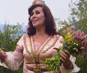 Raziyyə Şirinova vəfat edib