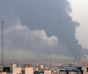 В Кувейте после атаки беспилотников загорелся НПЗ