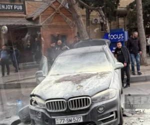 Bakıda qəza nəticəsində avtomobil yanıb