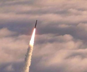 Иран выпустил две баллистические ракеты по британско-американской базе в Индийском океане
