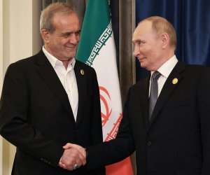 Путин поздравил сНаврузом руководство Ирана