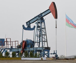 Цена нефти Azeri Light на мировом рынке выросла до $122,9 за баррель
