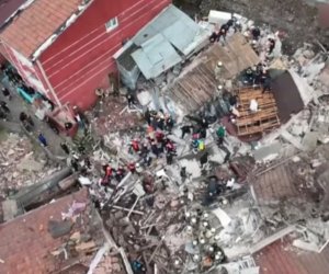 İstanbulda bina çökdü- Yenilənib