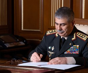 Azərbaycanın müdafiə naziri Türkiyə və Qətərə başsağlığı verib