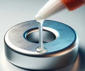 Azərbaycan yapışdırıcı maddələrin istehsalını artırıb