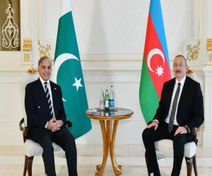 
Prezident İlham Əliyev Şahbaz Şərifi təbrik edib