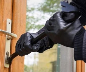 
Paytaxtda evlərdən oğurluq edən şəxslər saxlanılıblar