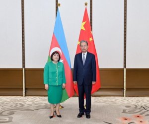 Сахиба Гафарова встретилась с председателем Постоянного Комитета Всекитайского Собрания Народных Представителей