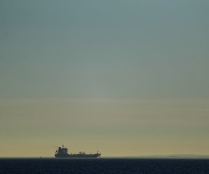 Британия будет задерживать суда России