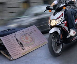 Moped sürənlərdən bu gündən vəsiqə tələb olunur