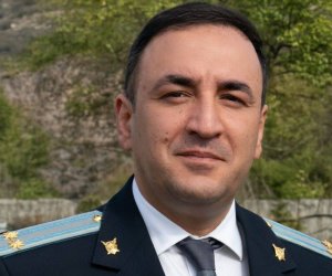 Kamran Əliyev nöqsanlara görə prokuroru işdən çıxarıb