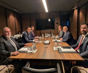 Hikmət Hacıyev Ərdoğanın baş müşaviri ilə regional təhlükəsizliyi müzakirə edib