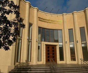 Putin Dərbənddə Azərbaycan Teatrının açılışını edib