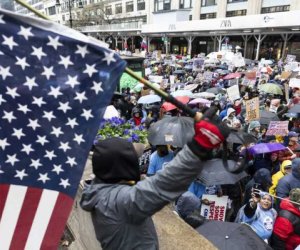 Американцы выходят на протесты против Трампа