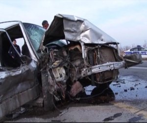 Gəncədə iki avtomobil toqquşub, 4 nəfər xəsarət alıb