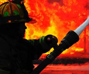 Sumqayıtda mebel sexi yanıb - Video