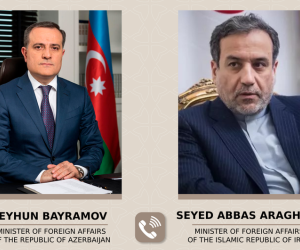 Ceyhun Bayramov iranlı həmkarı ilə telefon danışığı aparıb