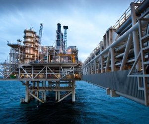 Цена азербайджанской нефти превысила 128 долларов