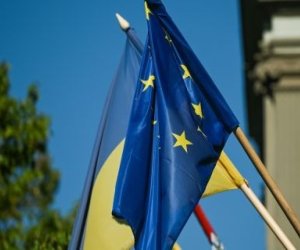 
ЕК направила Киеву &euro;80 млн доходов от замороженных активов России