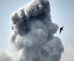 

США и Израиль повторно атаковали иранский сталелитейный завод
