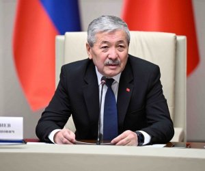 Qırğızıstanın Baş naziri Azərbaycana gəlib