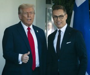 Stubb və Tramp NATO ilə bağlı məsələləri müzakirə ediblər