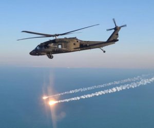 В небе над Ираном сбит американский вертолет