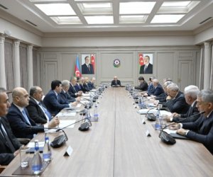 Совещание у Али Асадова