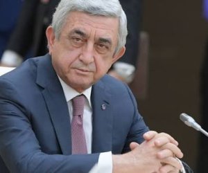 Серж Саргсян снимается с гонки