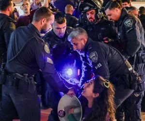 Израильтяне вышли на антивоенный митинг: есть задержанные