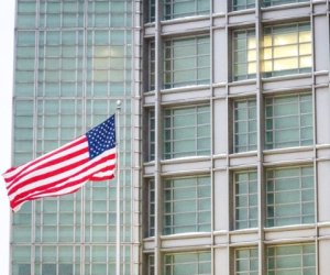 Иранские прокси атаковали дипломатические объекты США