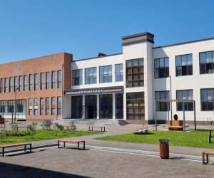 Niyə biz hələ də diplomun arxasınca qaçırıq?