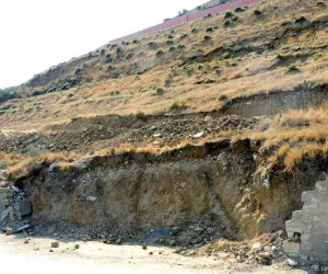 Bakıda torpaq sürüşmə riski səbəbindən yol hərəkəti qismən məhdudlaşdırılıb