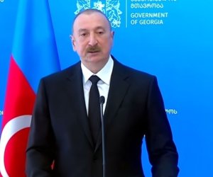 Президент Азербайджана: Ведутся работы по расширению транспортных коридоров