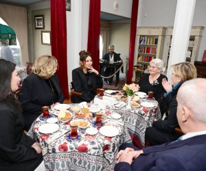 Mehriban Əliyeva Tbilisidə Azərbaycan Mədəniyyəti Muzeyi ilə tanış olub