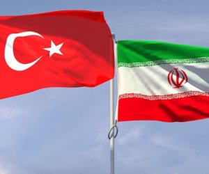 
Турция направила гумпомощь Ирану в виде медикаментов