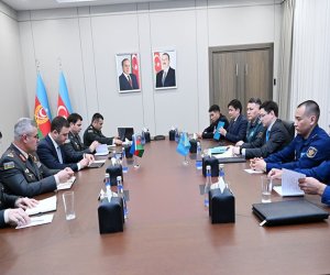 Qazaxıstan müdafiə nazirinin müavini Azərbaycana gəlib